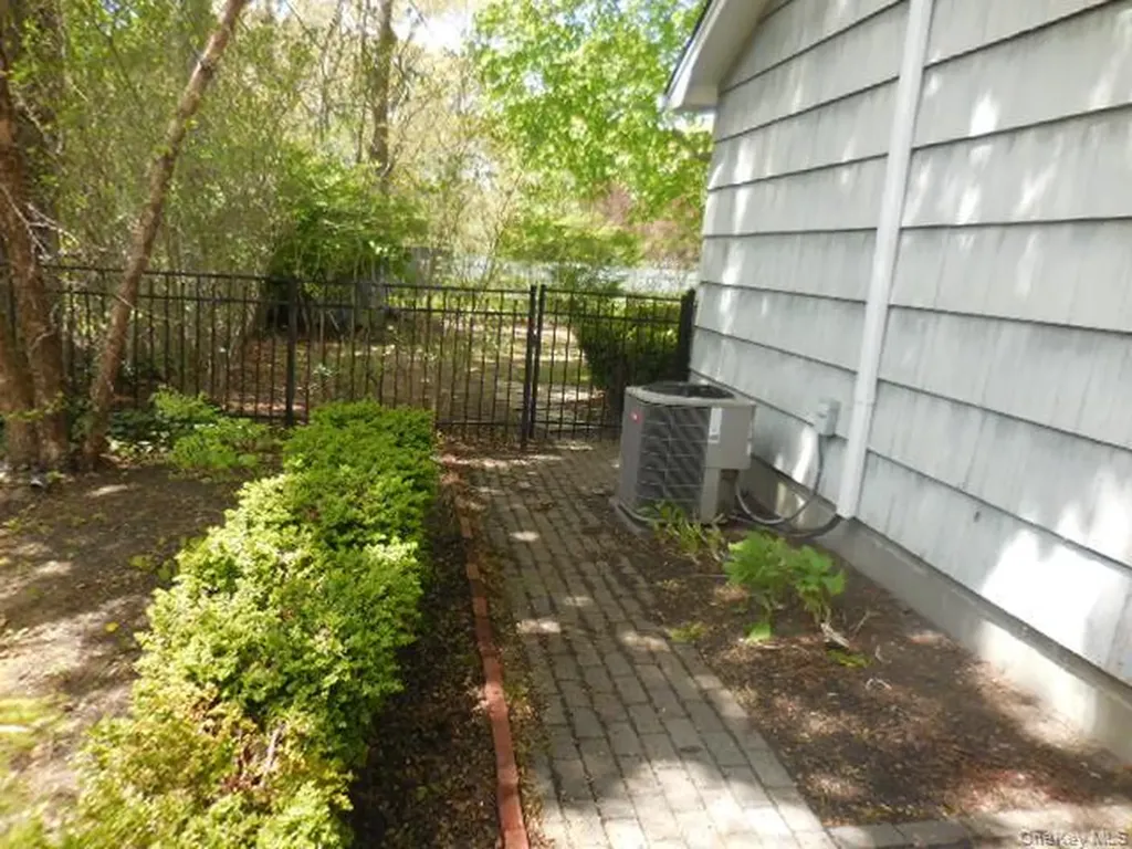 194 Phyllis Drive Patchogue NY 11772