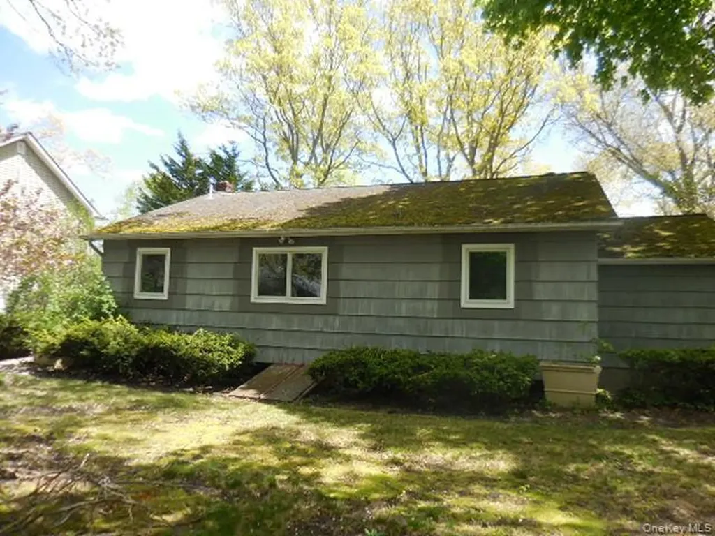 194 Phyllis Drive Patchogue NY 11772
