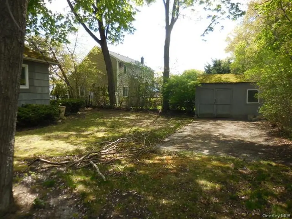 194 Phyllis Drive Patchogue NY 11772