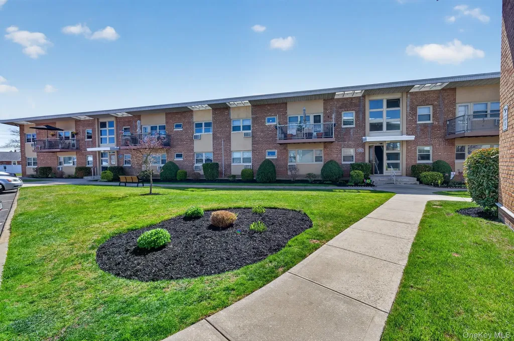 4 Rose Street Oceanside NY 11572