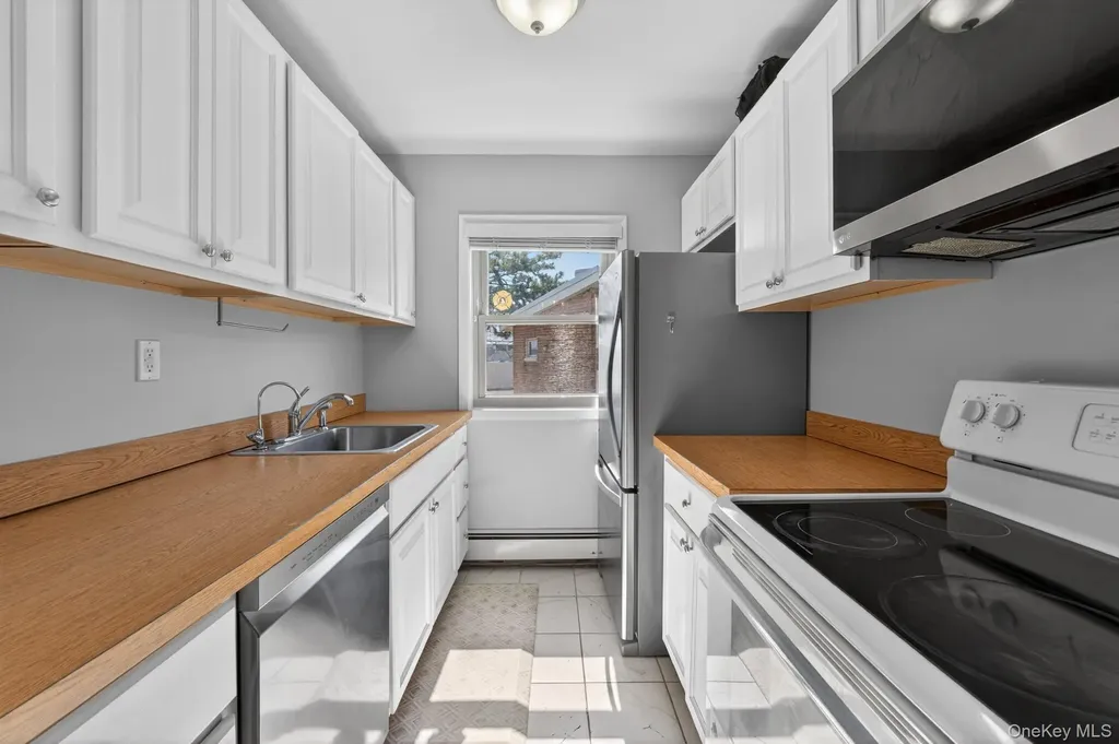 4 Rose Street Oceanside NY 11572