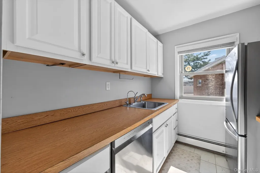 4 Rose Street Oceanside NY 11572