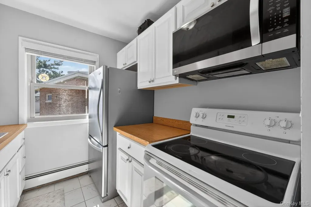 4 Rose Street Oceanside NY 11572