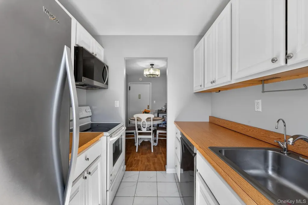 4 Rose Street Oceanside NY 11572