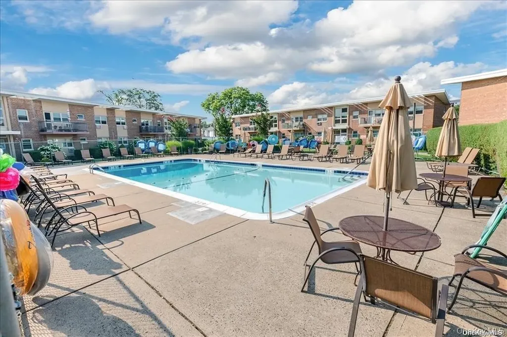 4 Rose Street Oceanside NY 11572