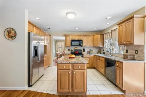 64 Oscawana Heights Road Putnam Valley NY 10579