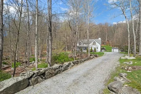 64 Oscawana Heights Road Putnam Valley NY 10579