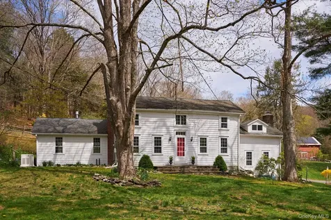457 Round Lake Road Rhinebeck NY 12572