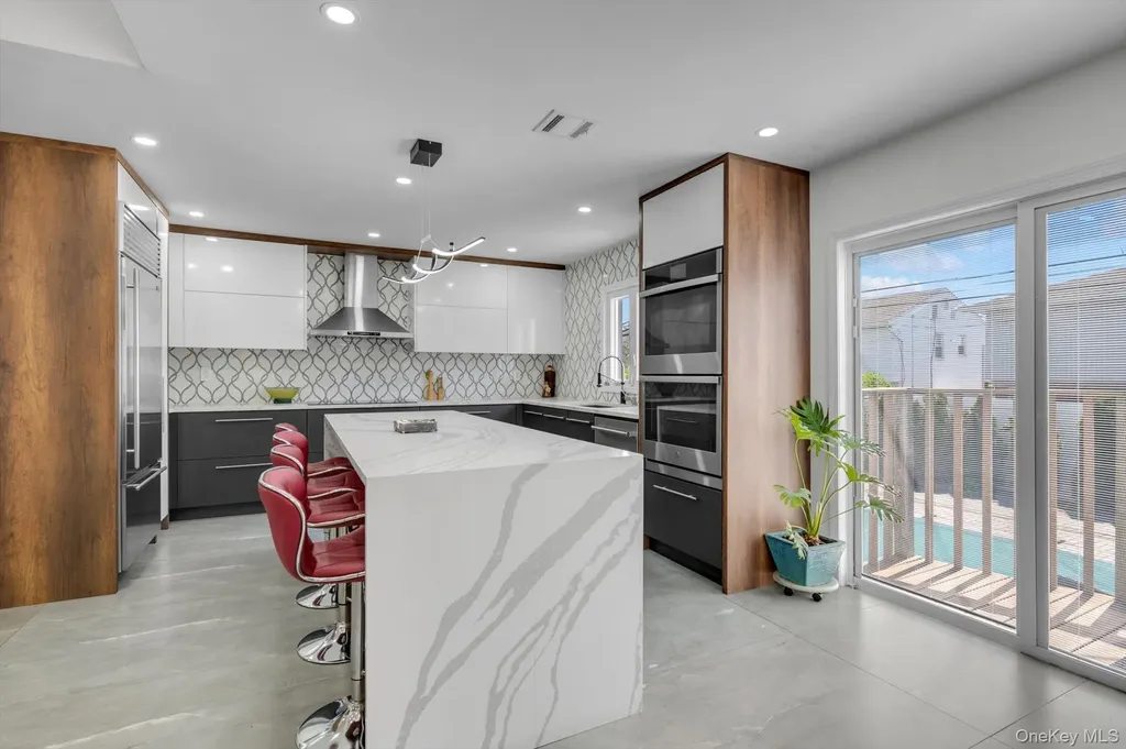 700 Sherwood Street North Woodmere NY 11581