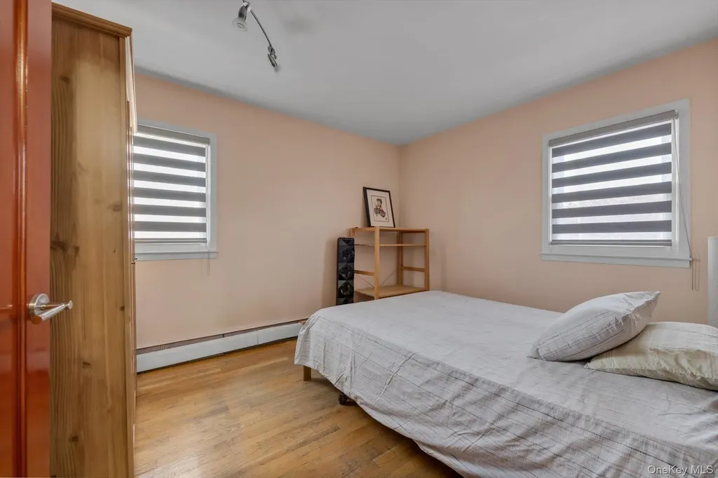 700 Sherwood Street North Woodmere NY 11581