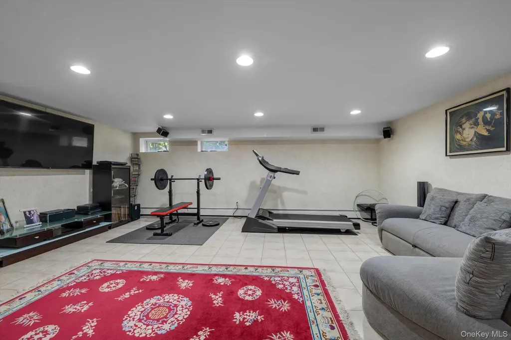 700 Sherwood Street North Woodmere NY 11581
