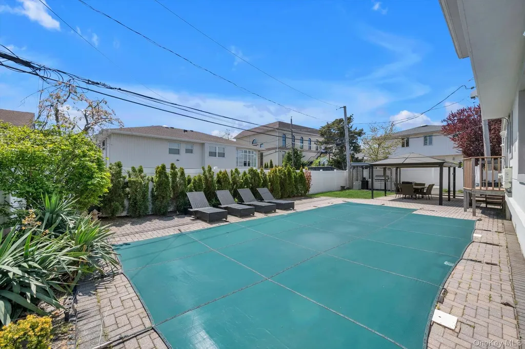 700 Sherwood Street North Woodmere NY 11581