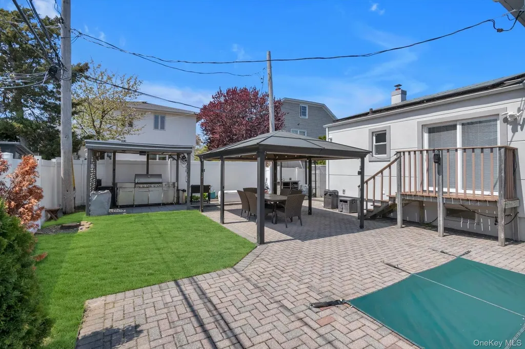 700 Sherwood Street North Woodmere NY 11581