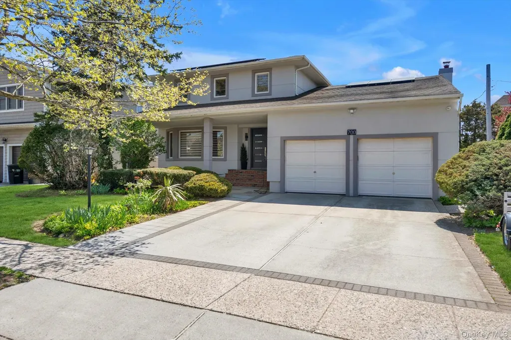 700 Sherwood Street North Woodmere NY 11581