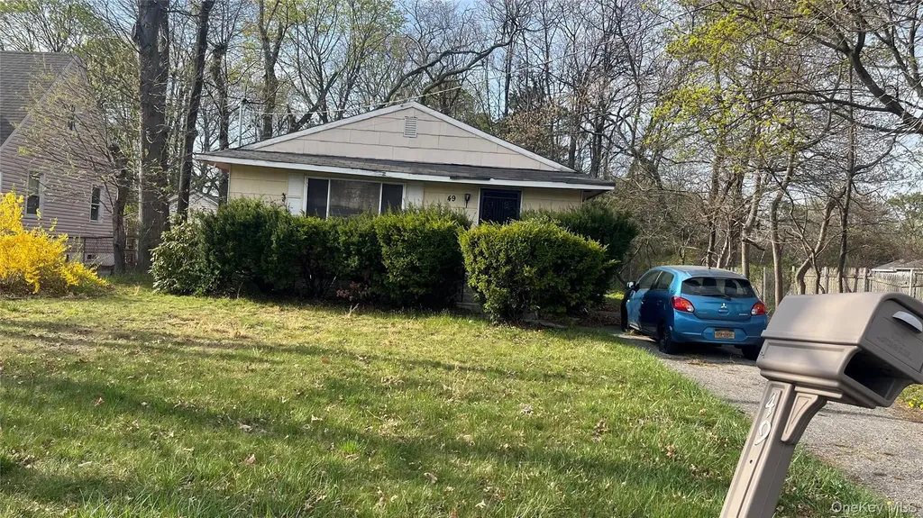49 Gordon Avenue West Babylon NY 11704