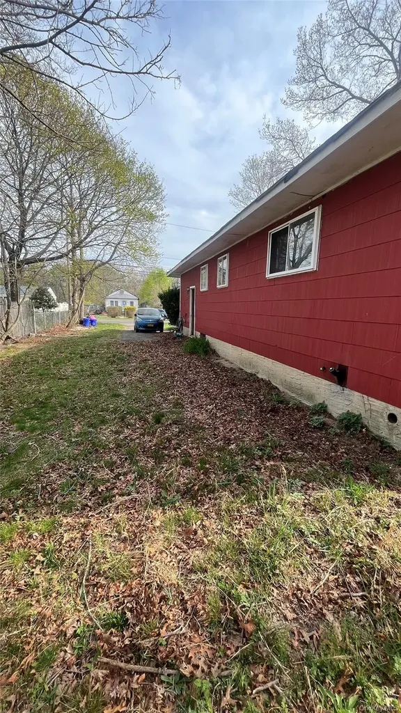 49 Gordon Avenue West Babylon NY 11704