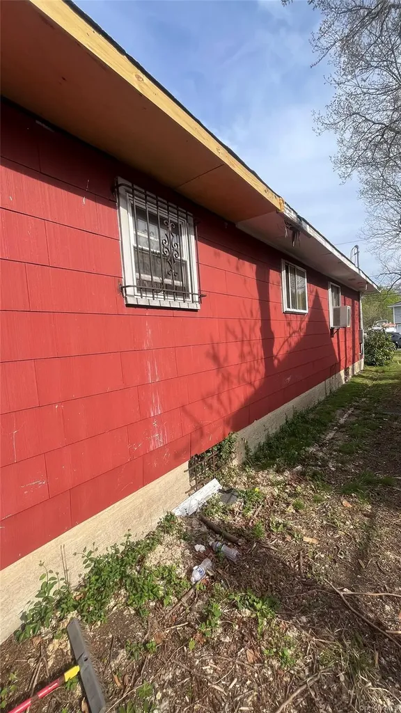 49 Gordon Avenue West Babylon NY 11704
