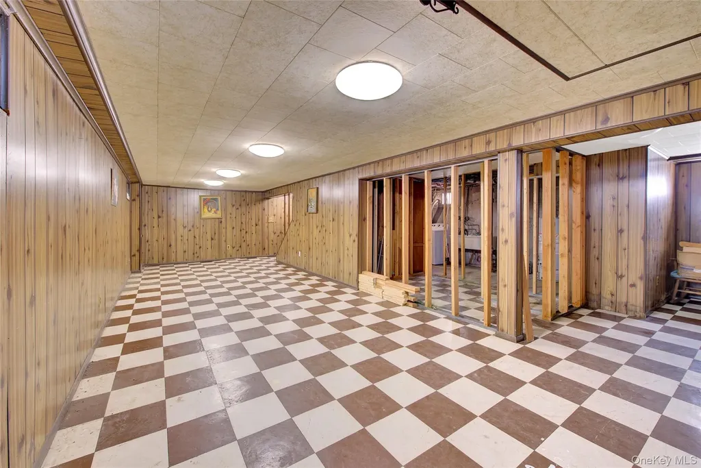 181 N 3rd Street Bethpage NY 11714