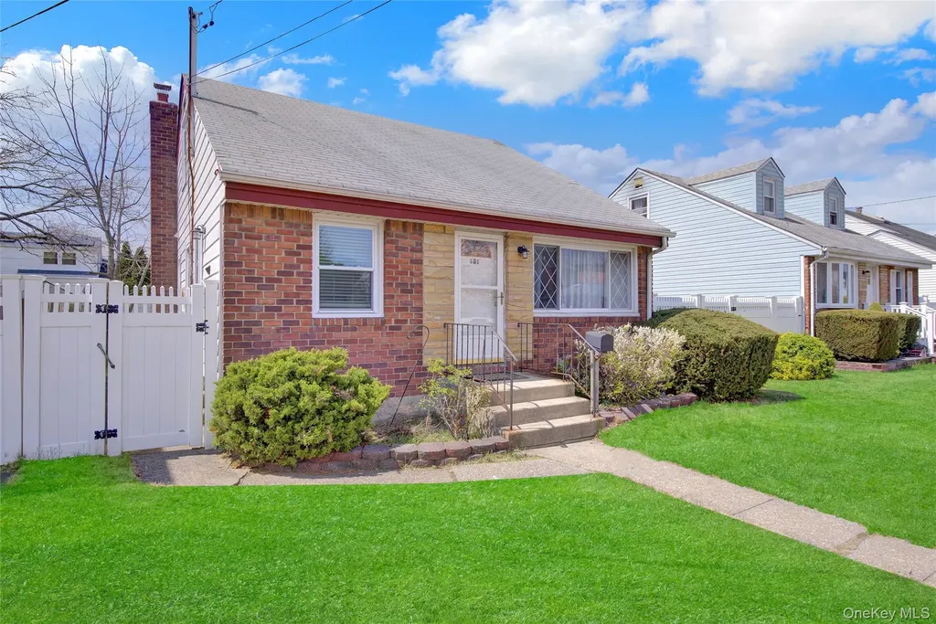 181 N 3rd Street Bethpage NY 11714