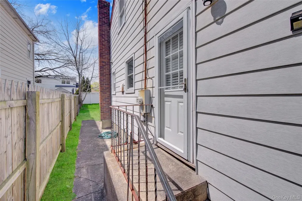 181 N 3rd Street Bethpage NY 11714