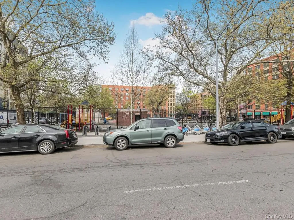 760 Brook Avenue Bronx NY 10451