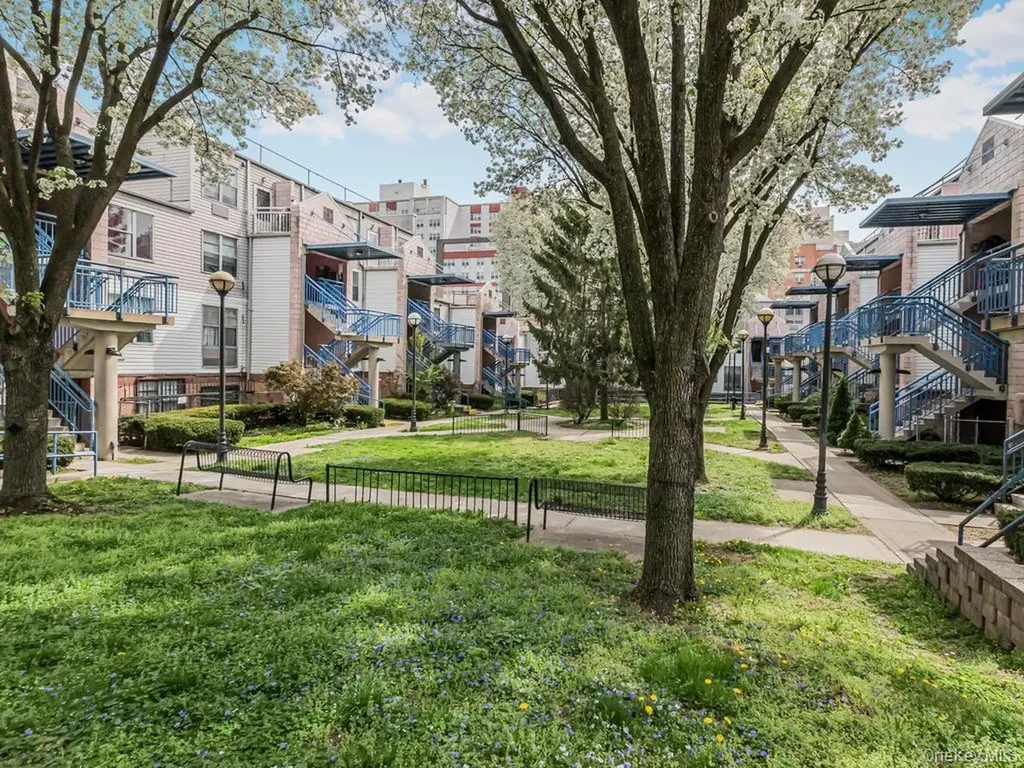 760 Brook Avenue Bronx NY 10451