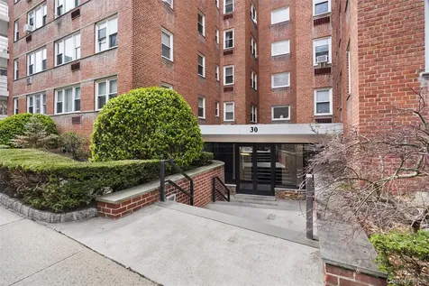 30 E Hartsdale Avenue Hartsdale NY 10530