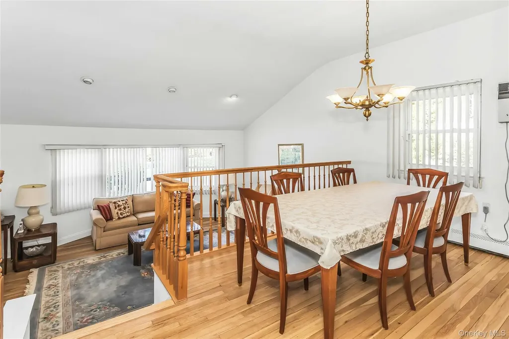 17 Fresno Drive Plainview NY 11803