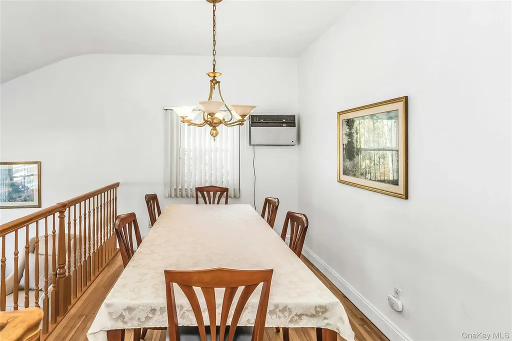 17 Fresno Drive Plainview NY 11803