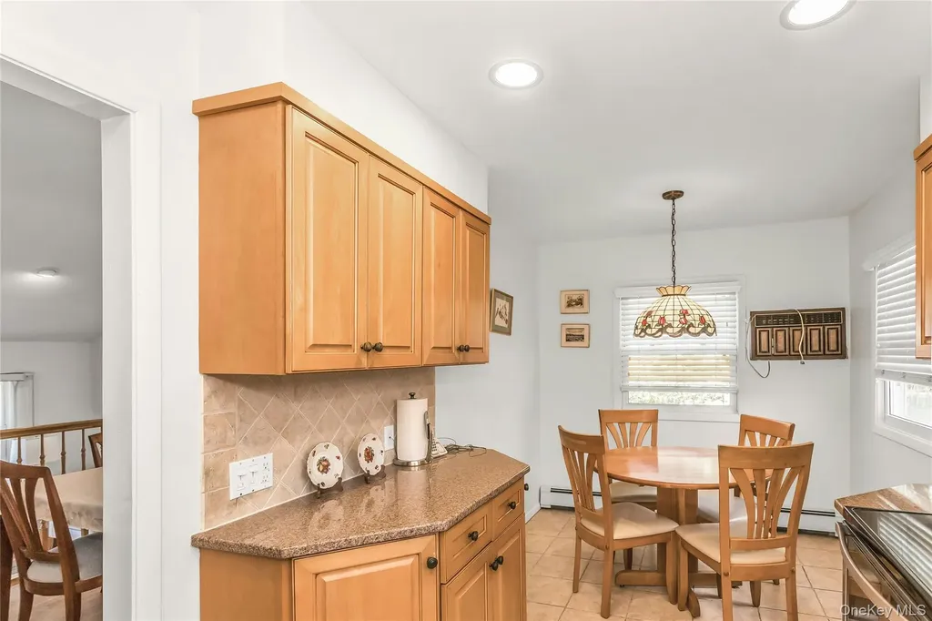 17 Fresno Drive Plainview NY 11803