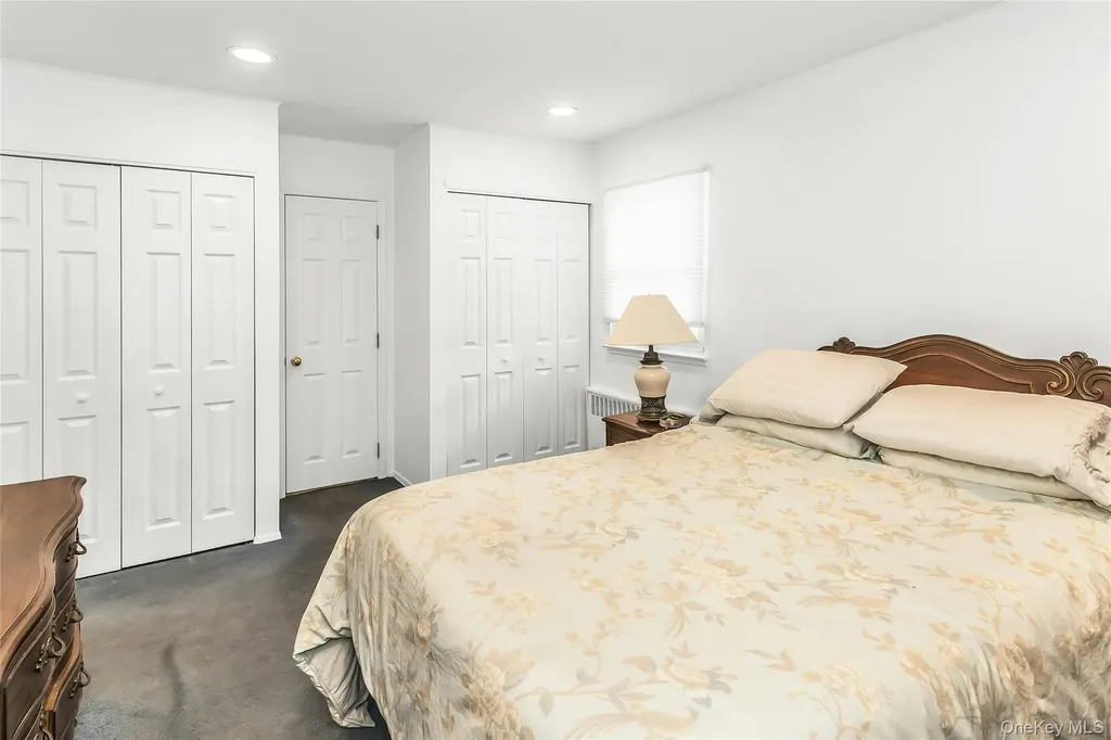 17 Fresno Drive Plainview NY 11803