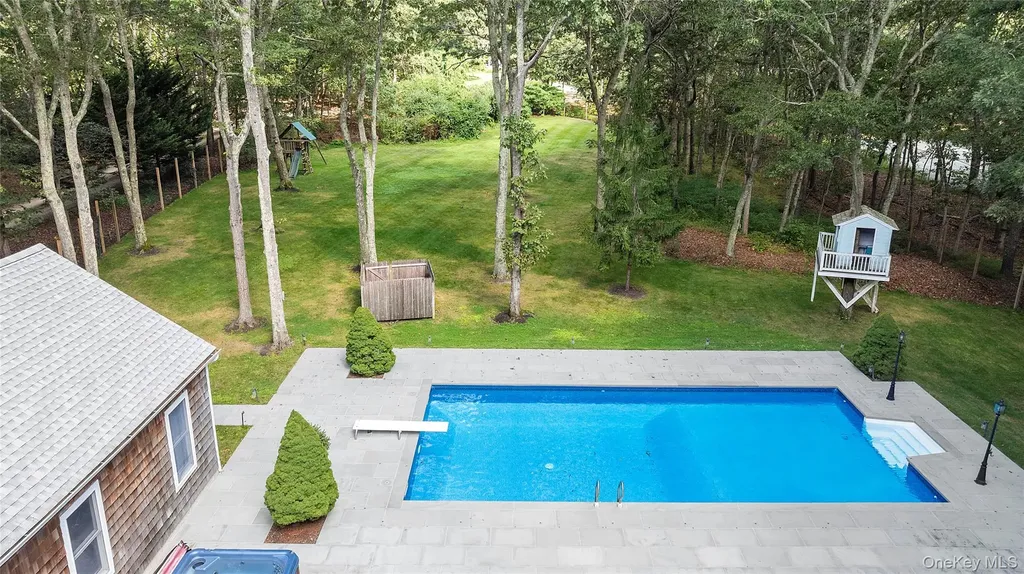 532 Blank Lane Water Mill NY 11976