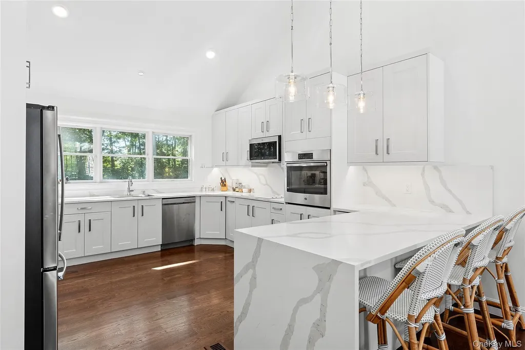 532 Blank Lane Water Mill NY 11976
