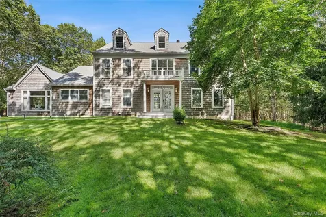 532 Blank Lane Water Mill NY 11976