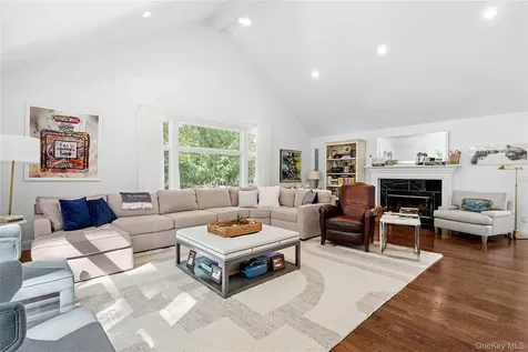 532 Blank Lane Water Mill NY 11976