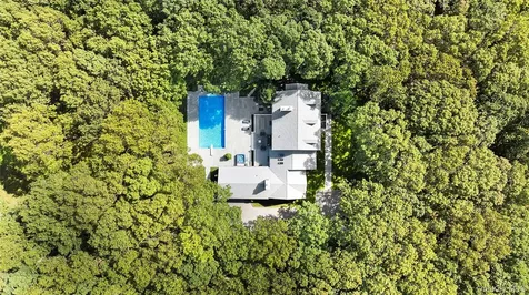 532 Blank Lane Water Mill NY 11976