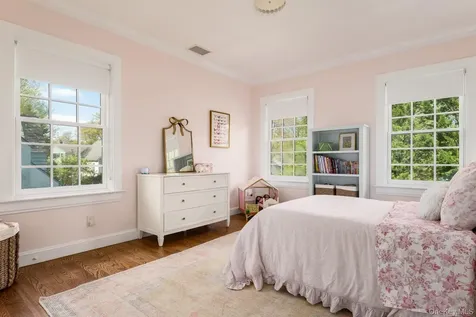 38 Forest Lane Bronxville NY 10708