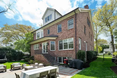 38 Forest Lane Bronxville NY 10708