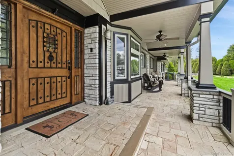6 Lilac Place Thornwood NY 10594