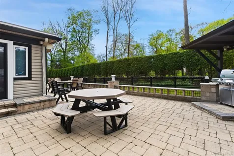 6 Lilac Place Thornwood NY 10594