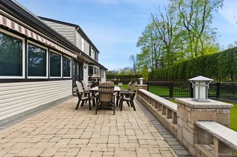 6 Lilac Place Thornwood NY 10594
