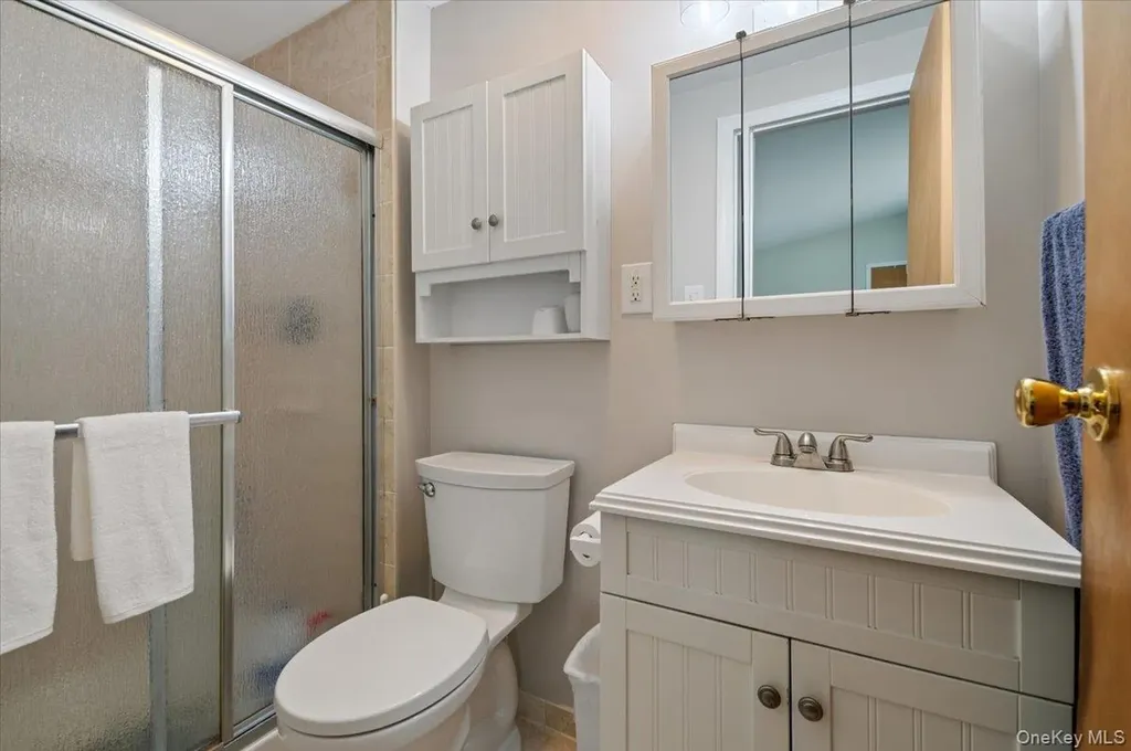 22 Redpine Road Medford NY 11763
