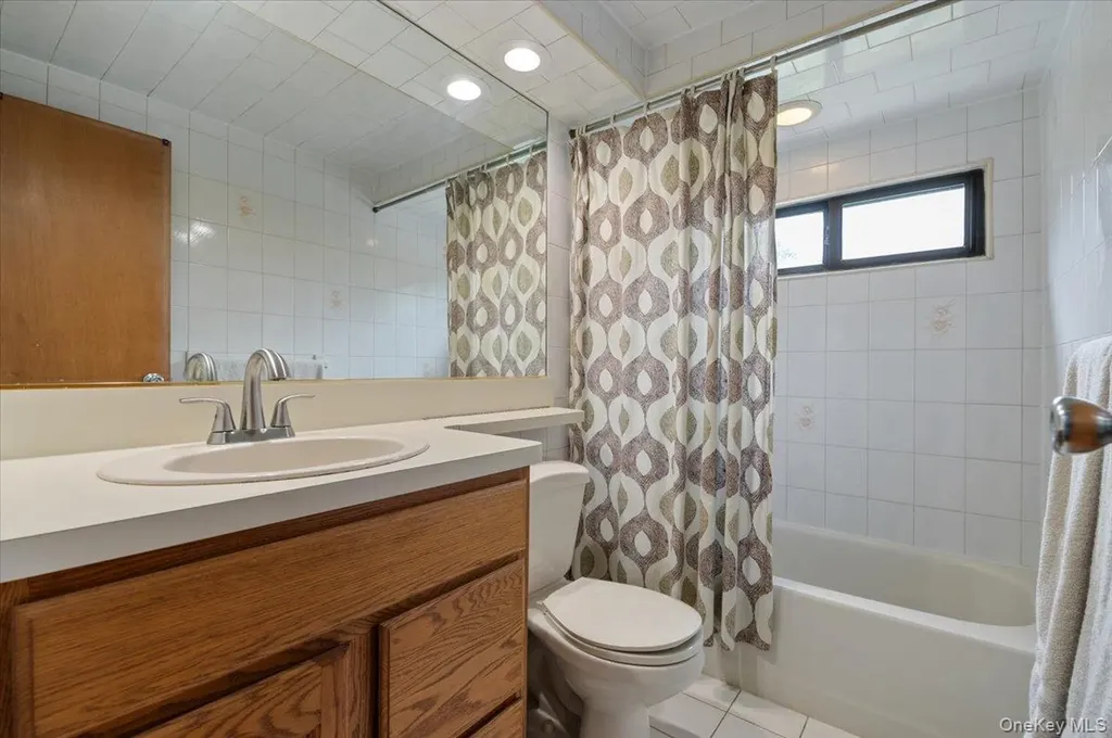 22 Redpine Road Medford NY 11763