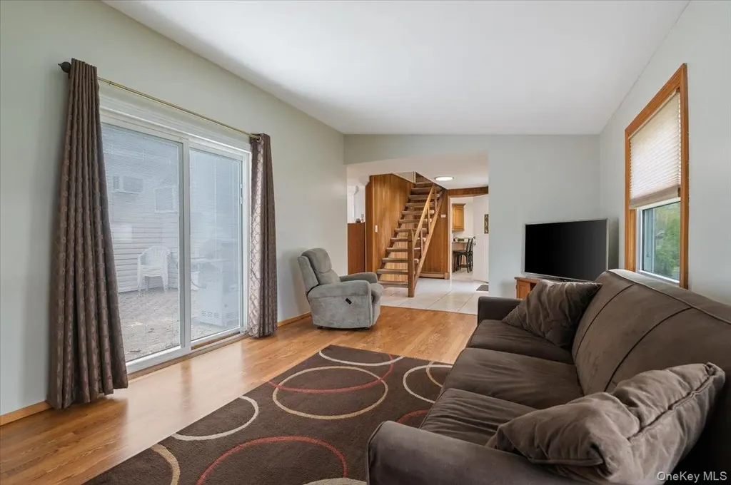 22 Redpine Road Medford NY 11763