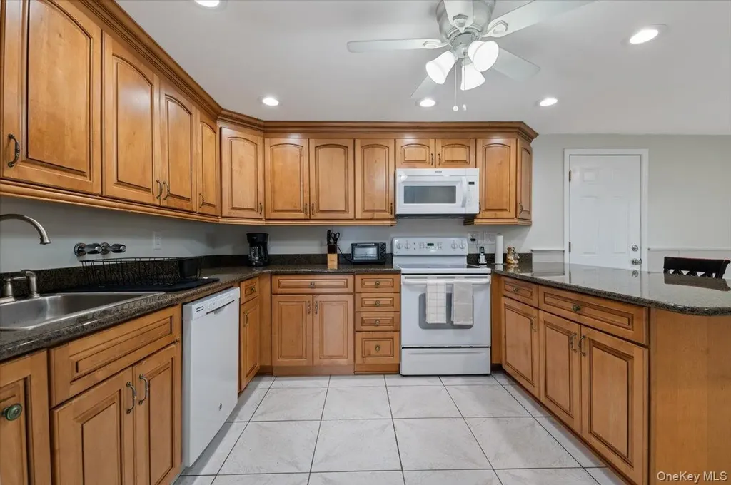 22 Redpine Road Medford NY 11763