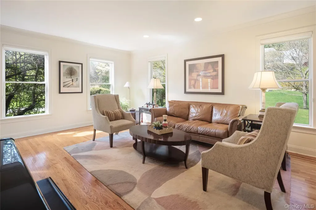 11 Hollow Tree Road Briarcliff Manor NY 10510