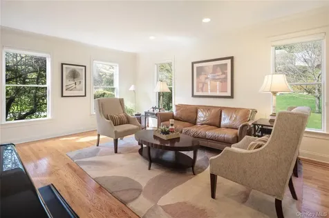 11 Hollow Tree Road Briarcliff Manor NY 10510