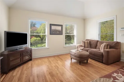 11 Hollow Tree Road Briarcliff Manor NY 10510