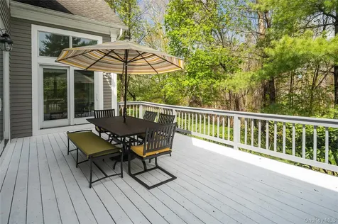 11 Hollow Tree Road Briarcliff Manor NY 10510