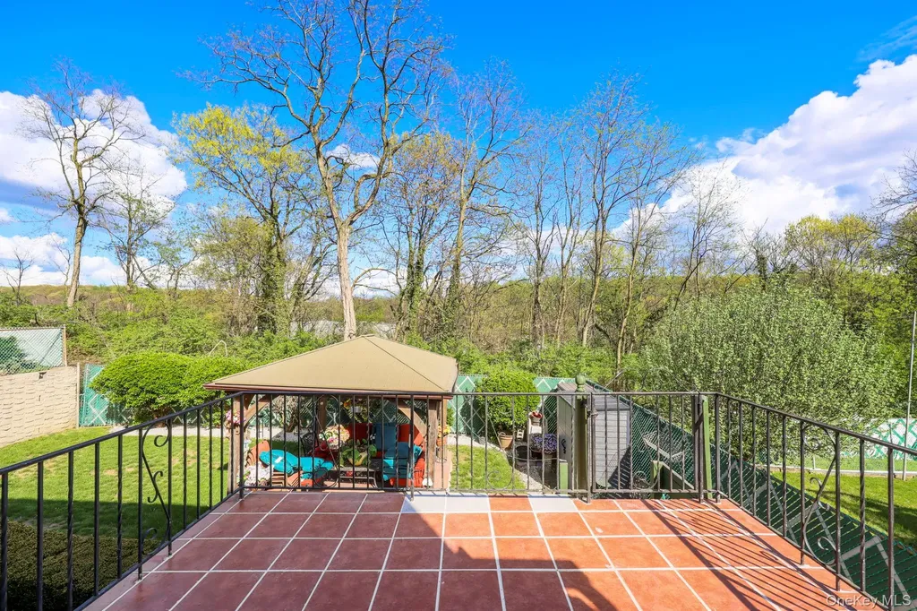 52 Brandt Terrace Yonkers NY 10710